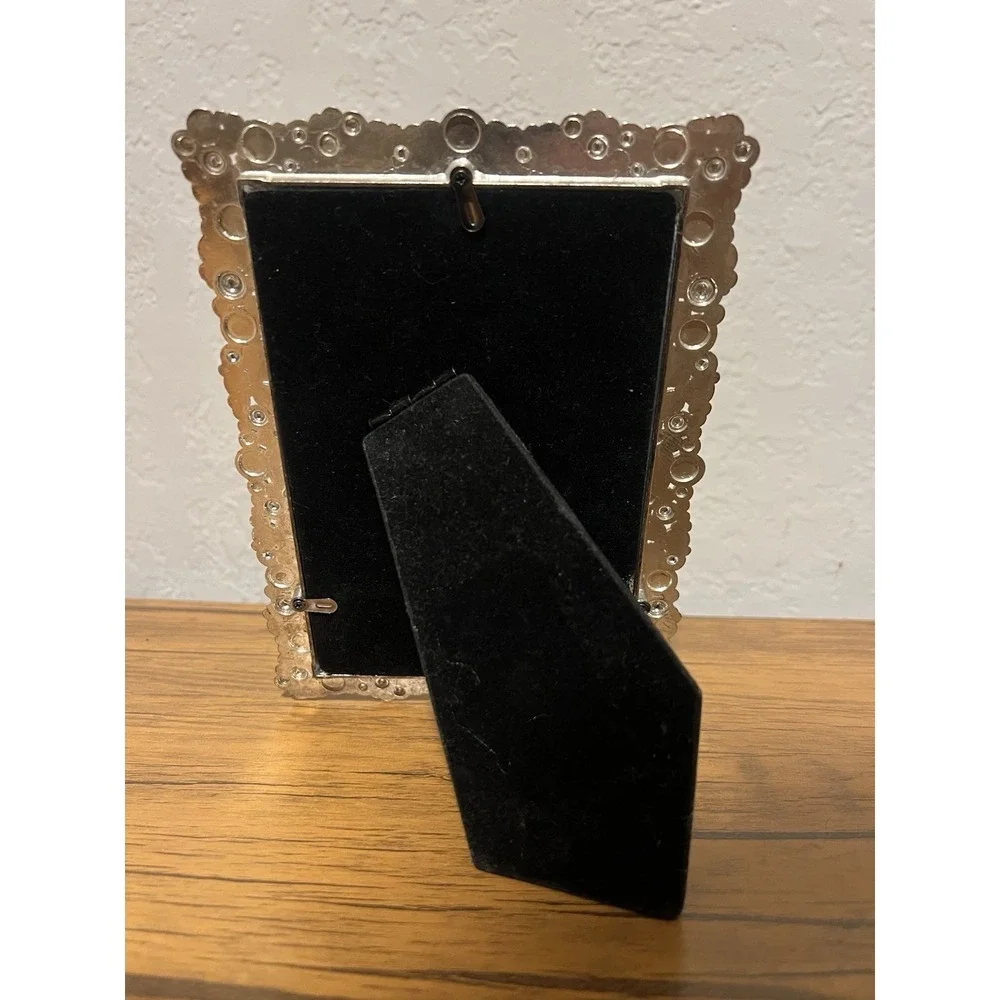 Retro Y2K 4x6 Metallic Silver Pearl Accented Picture Frame - Tabletop